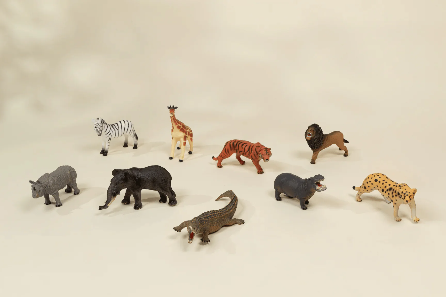Large Wildlife Animal Play Figurine – Lion - Image 3