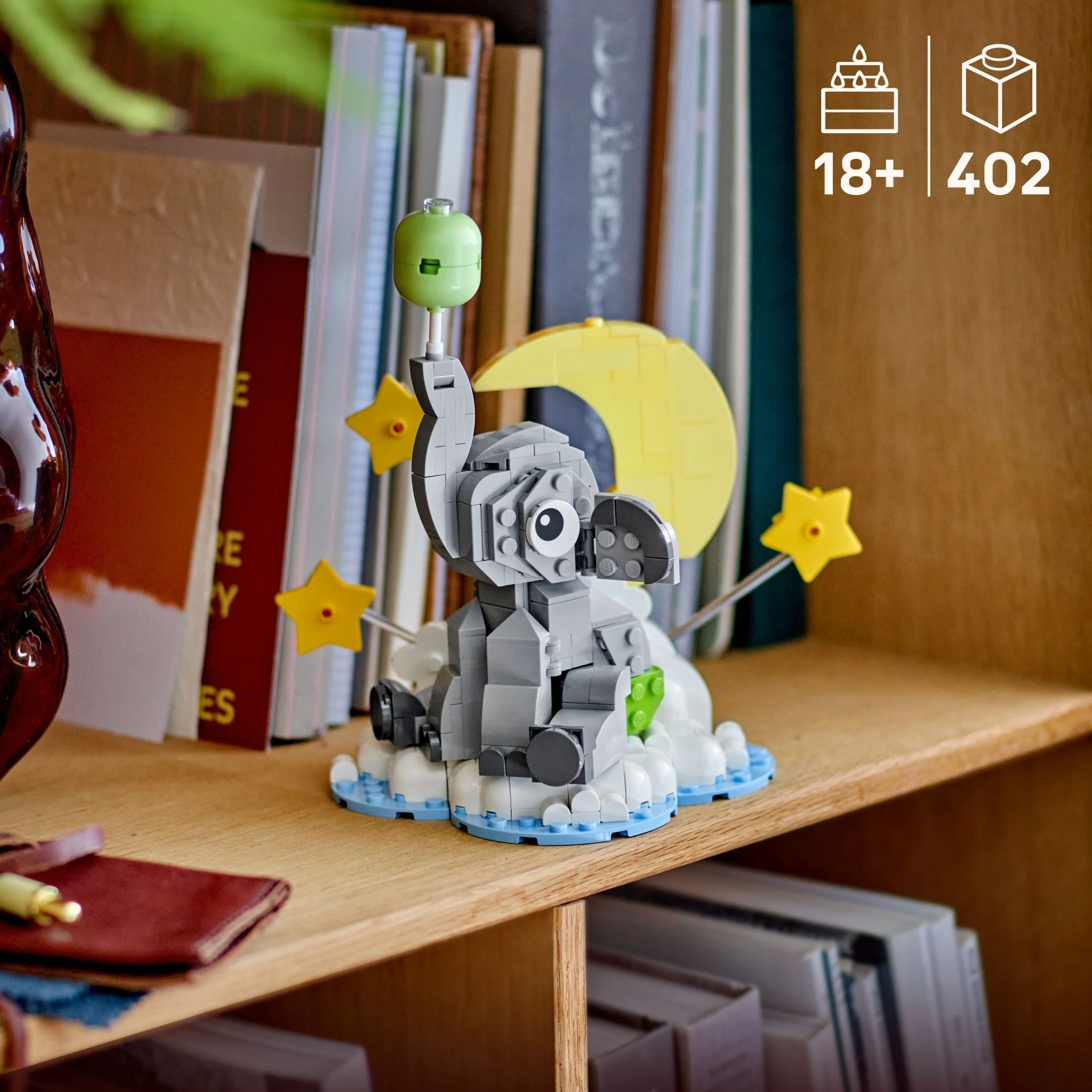 LEGO Baby Elephant in the Sky Building Set 40814 - Image 2