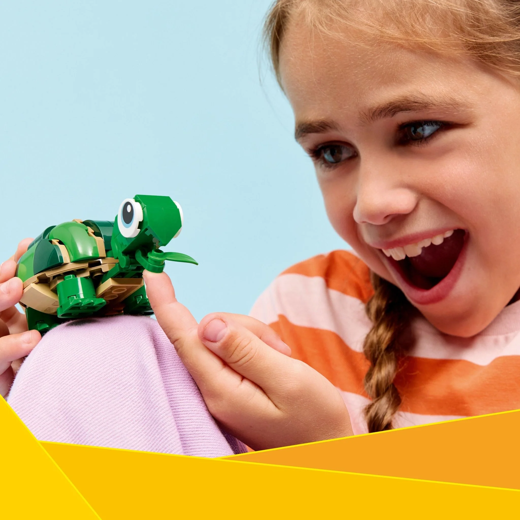 LEGO Turtle with a Water Lily Flower 31377 - Image 4